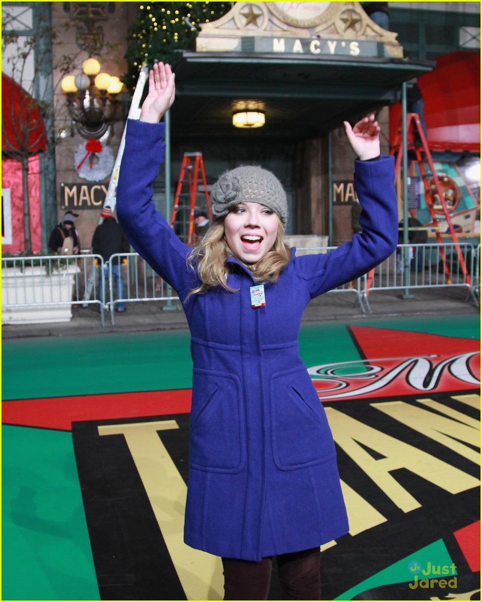 jennette mccurdy parade rehearsal 05