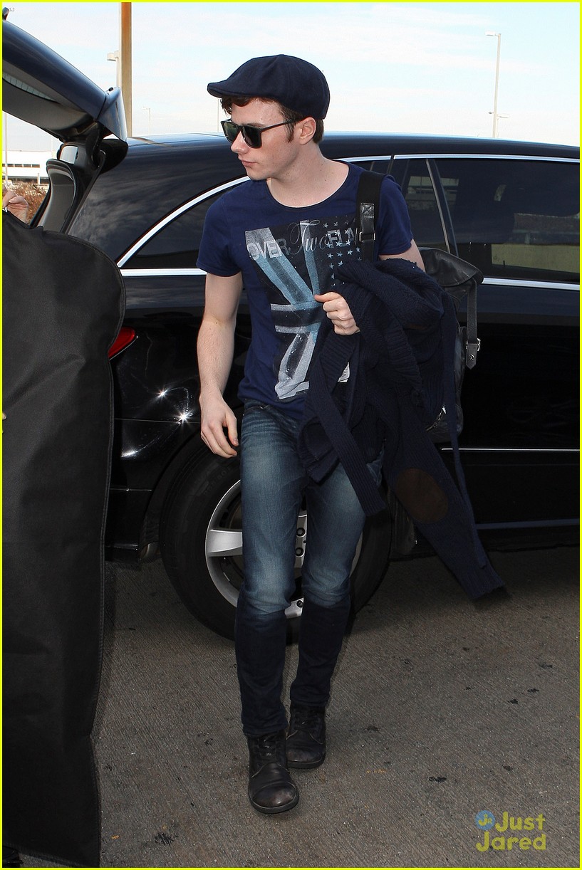 lea michele chris colfer jet to nyc for glee filming 06