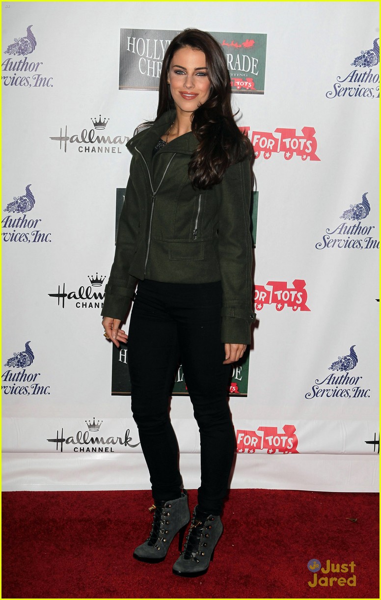 jessica lowndes hollywood christmas parade 10
