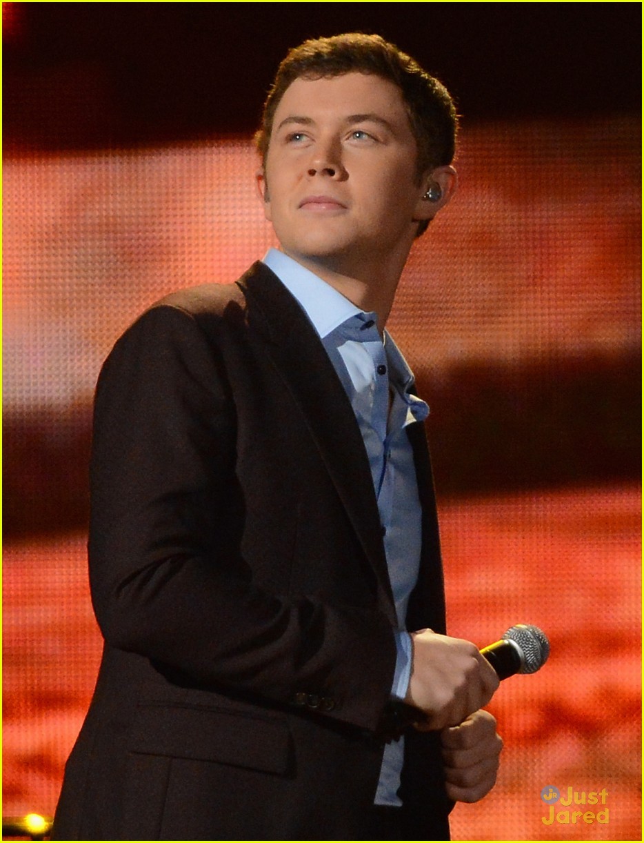 scotty mccreery country christmas 03