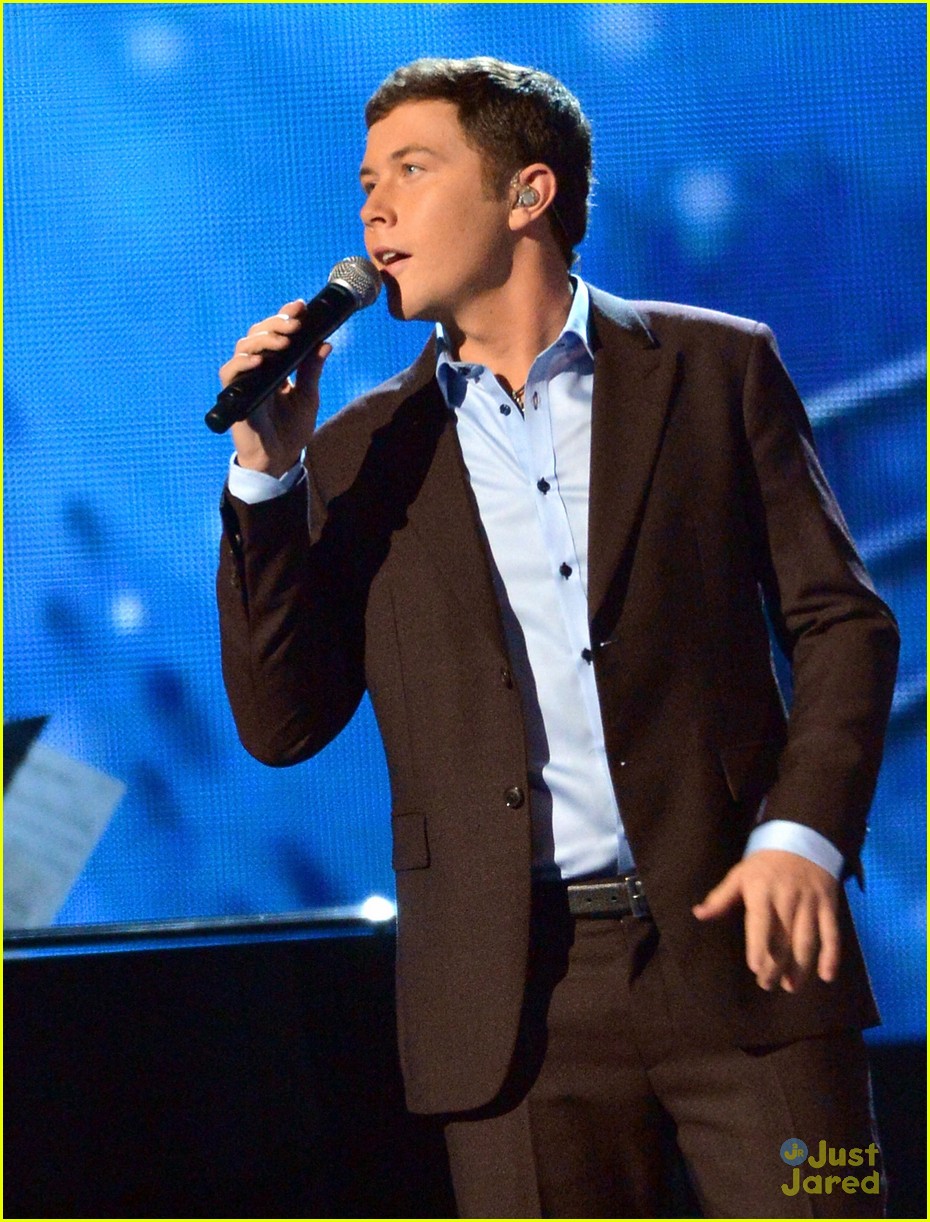 scotty mccreery country christmas 10