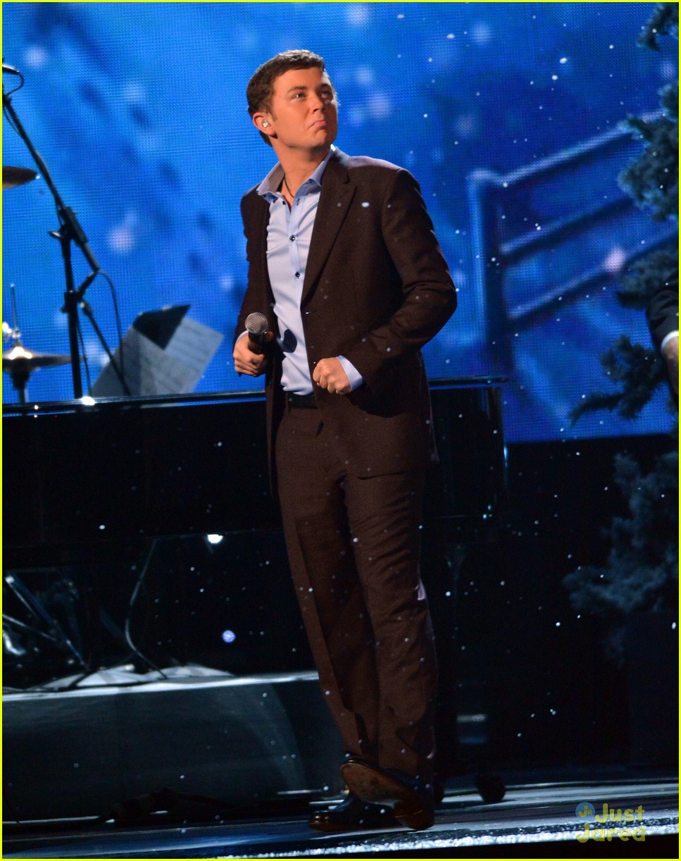 scotty mccreery country christmas 12