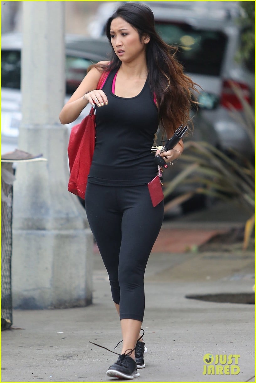 brenda song hits the gym 03