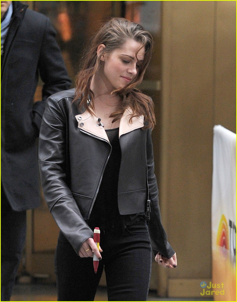 kristen stewart i could do five more years of twilight 06