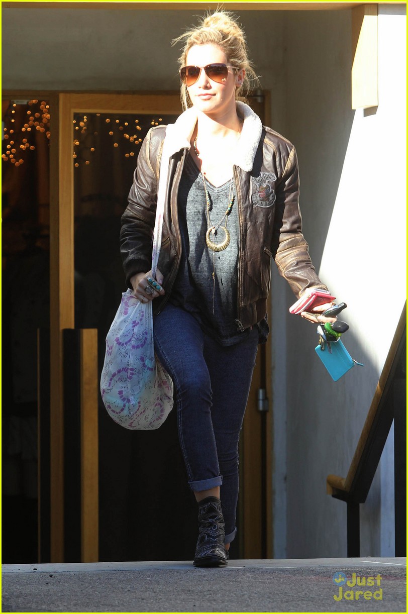 ashley tisdale free people stop 05