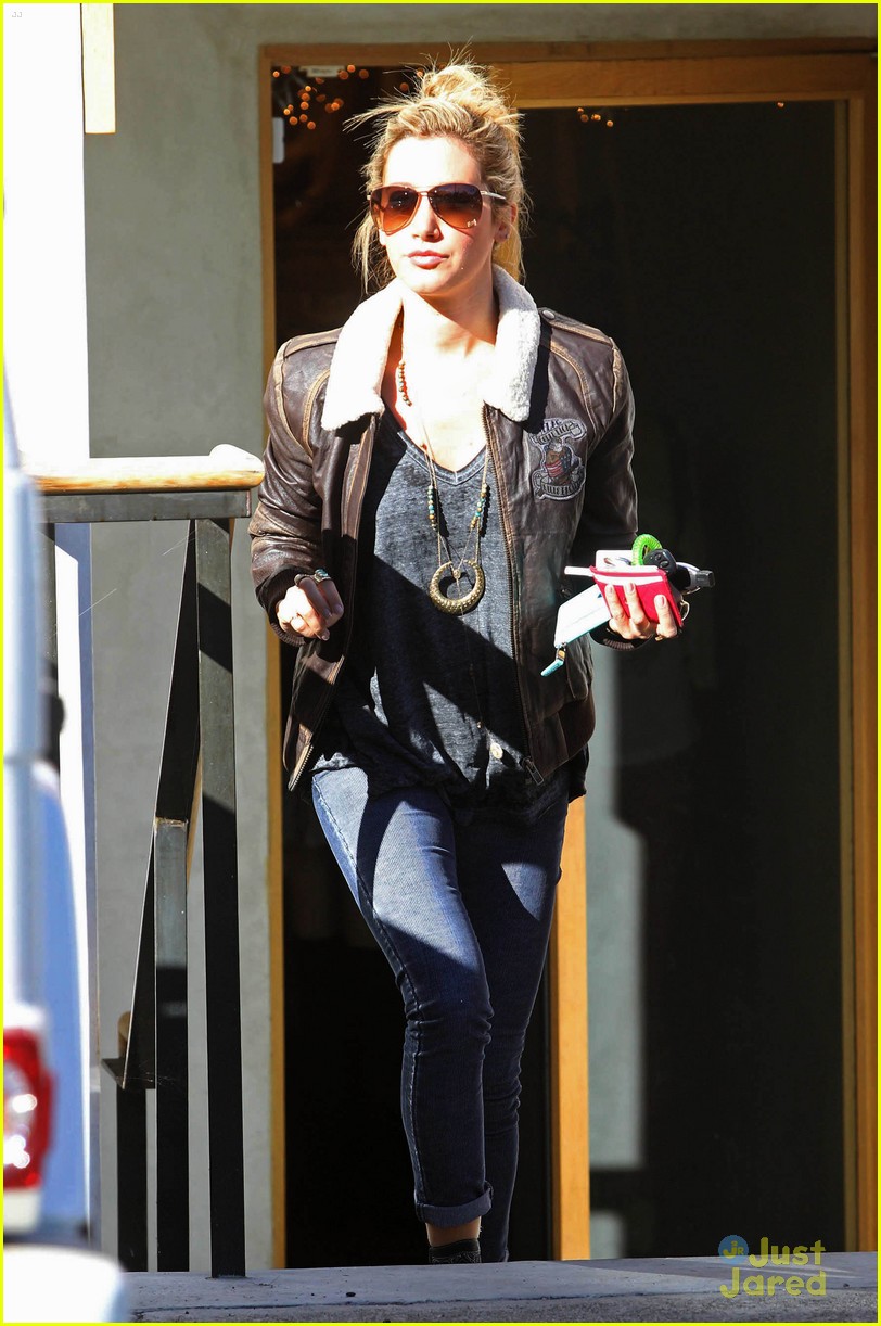 ashley tisdale free people stop 07