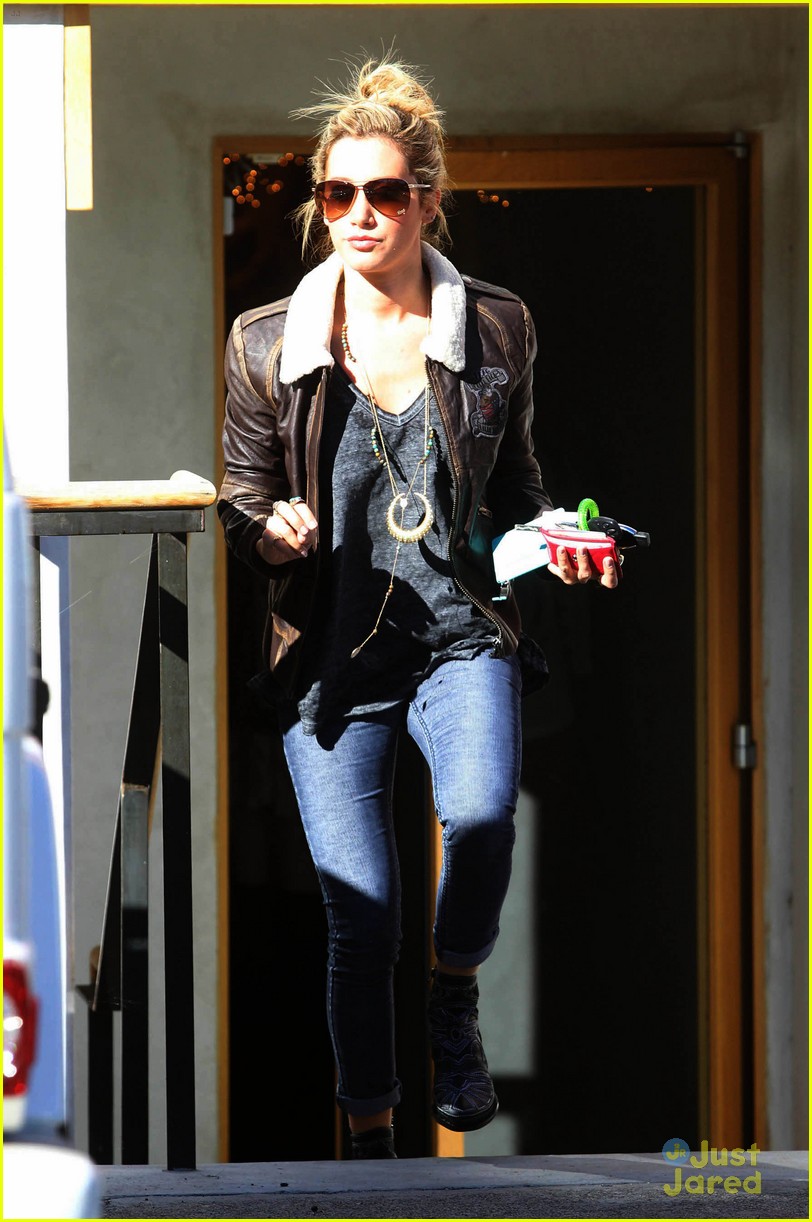ashley tisdale free people stop 09