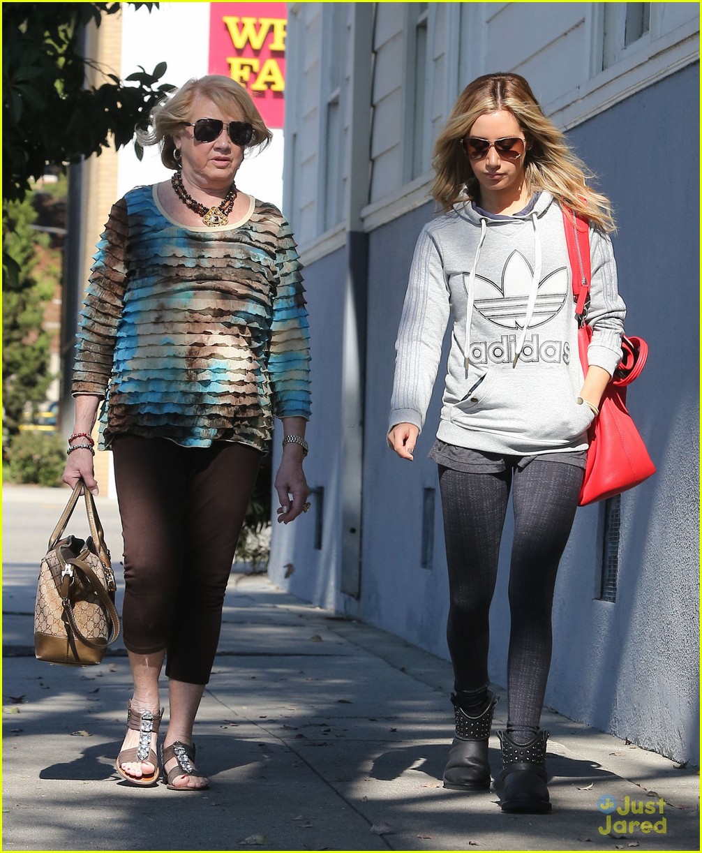 ashley tisdale voted tuesday 12