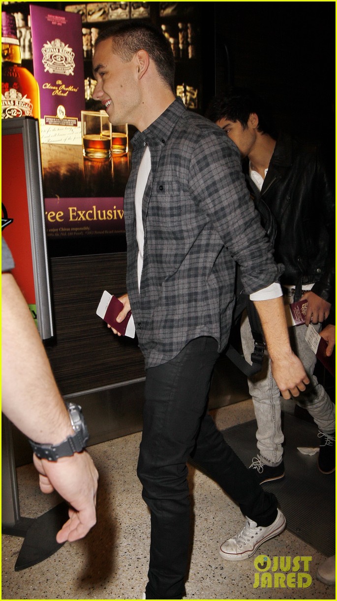 one direction lax departure 04