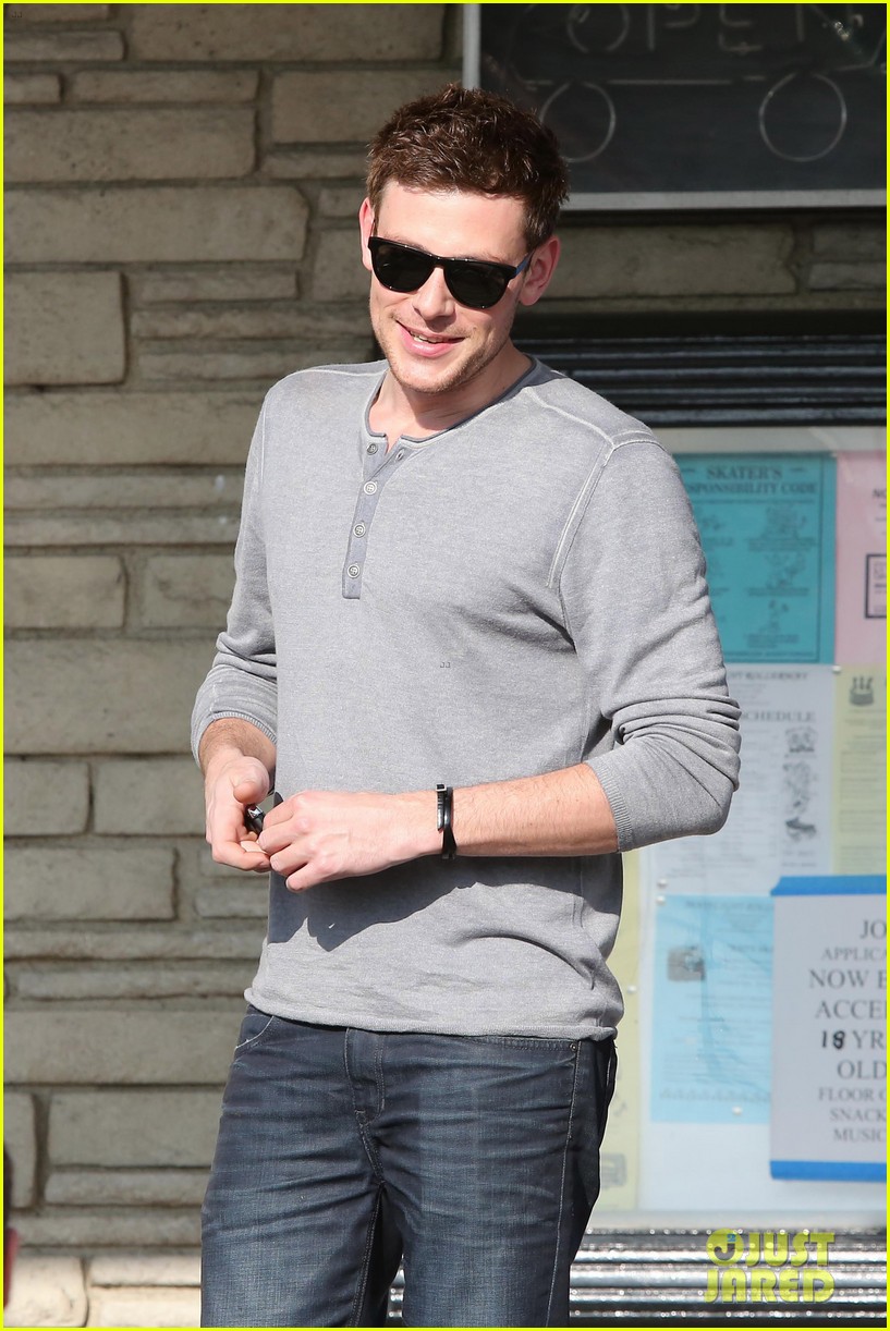 cory monteith skating in burbank 13