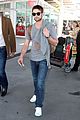 chace crawford sydney airport 04