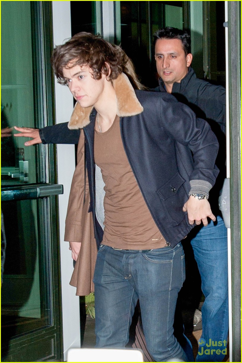 harry styles taylor swift hands party 03