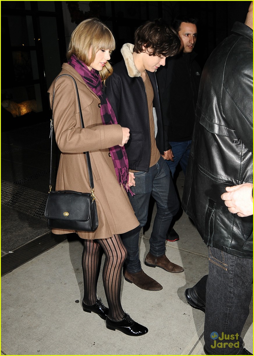 harry styles taylor swift hands party 09
