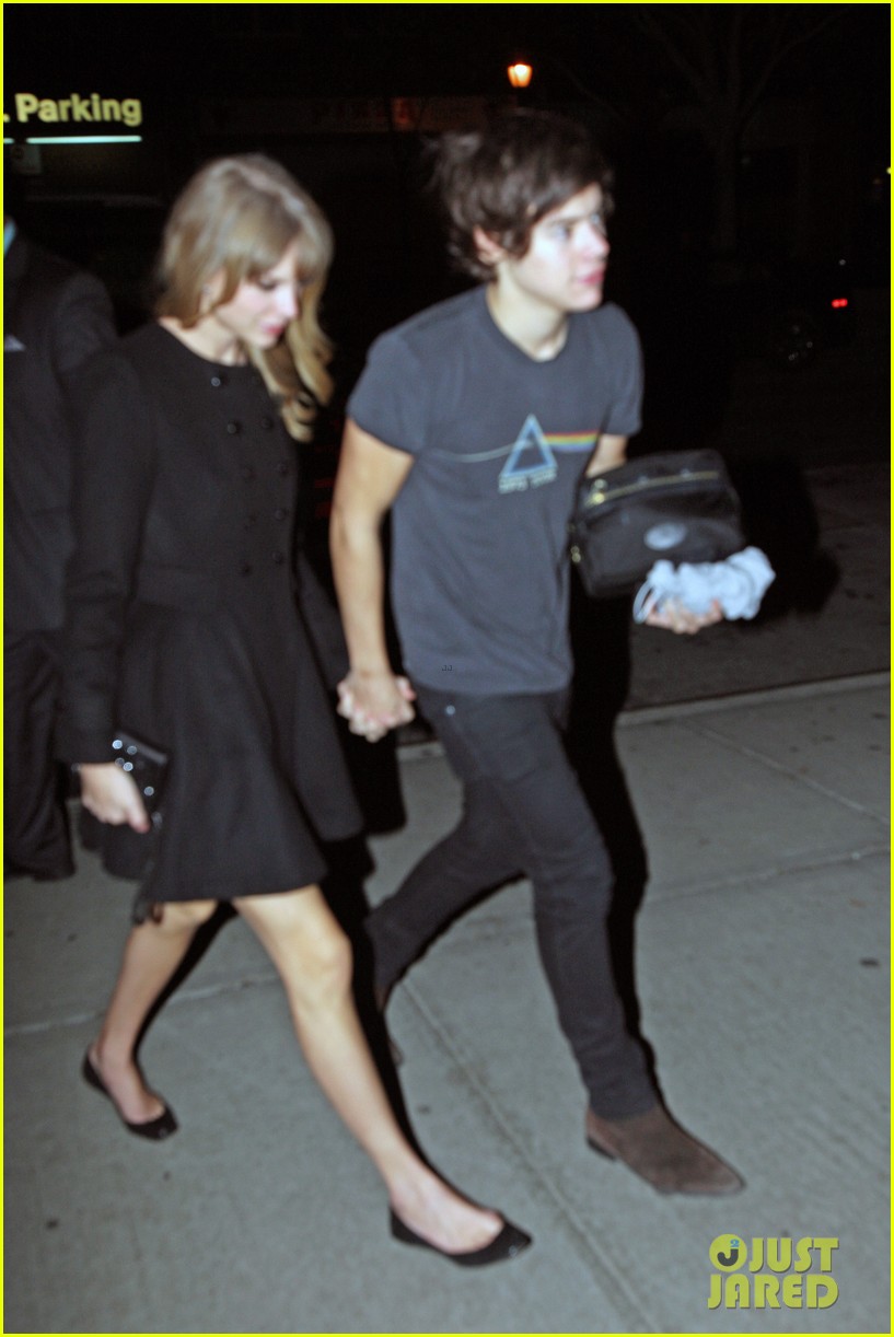 harry styles taylor swift holding hands 07