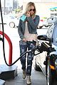 ashley tisdale gas station stop 02