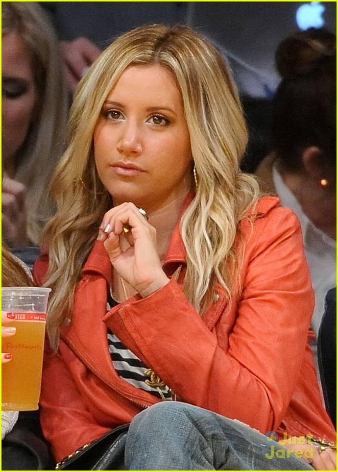 ashley tisdale lakers game 01