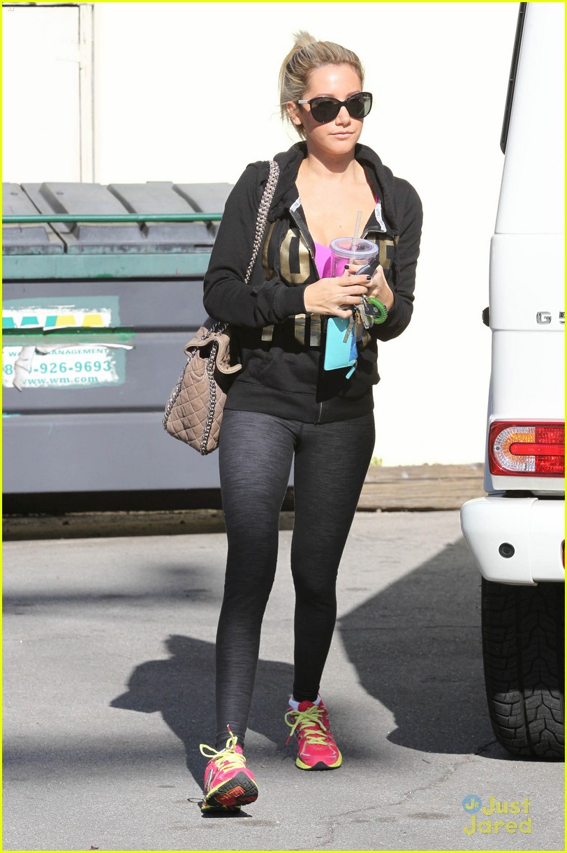 ashley tisdale lunch equinox 02