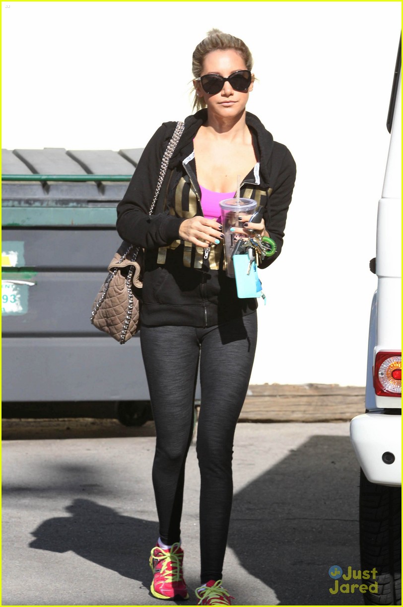 ashley tisdale lunch equinox 05