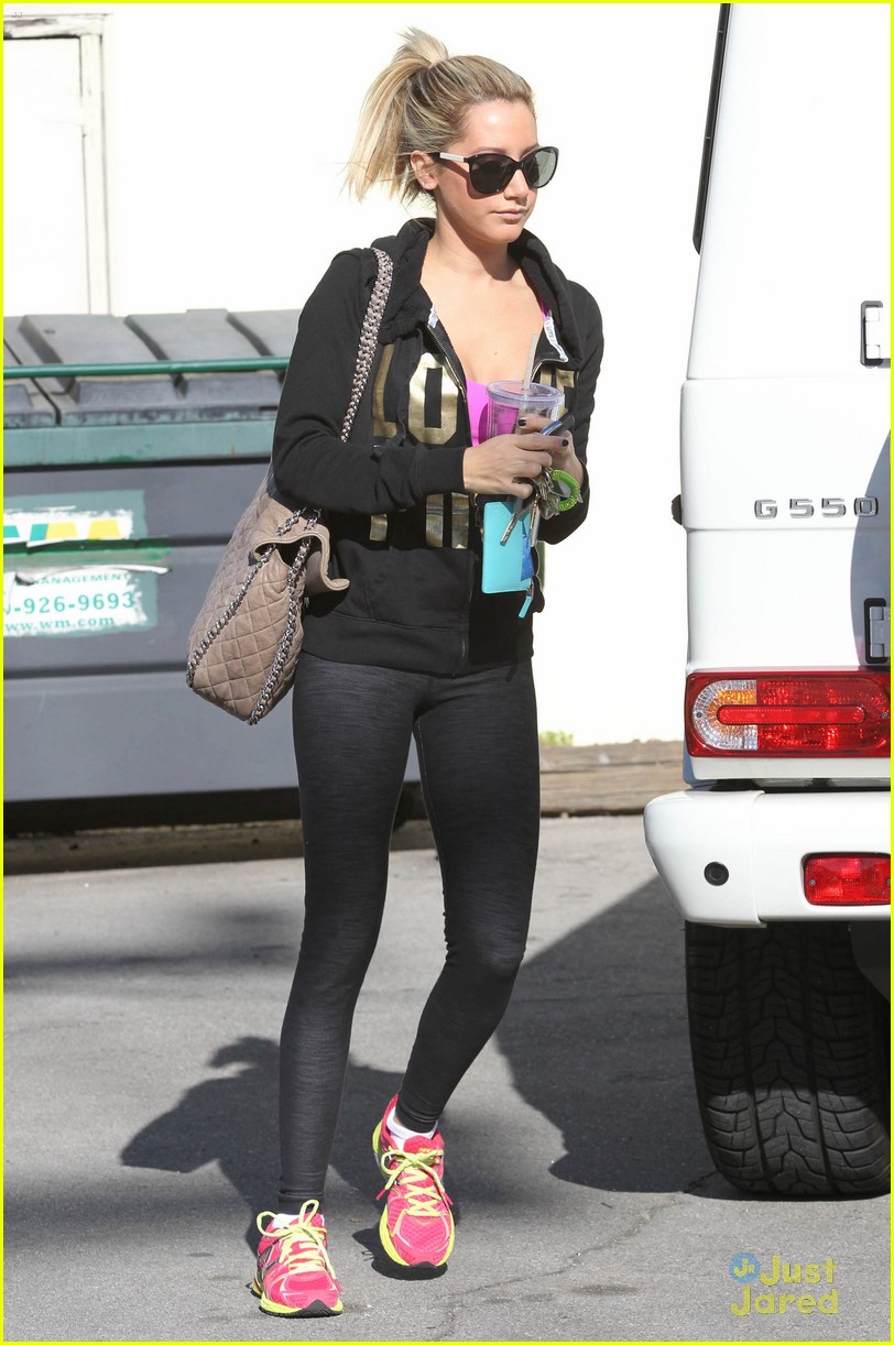 ashley tisdale lunch equinox 08