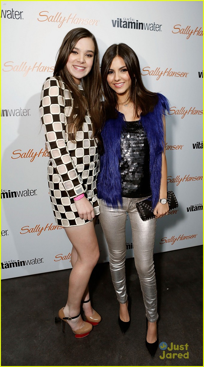 victoria justice hailee steinfeld party 03