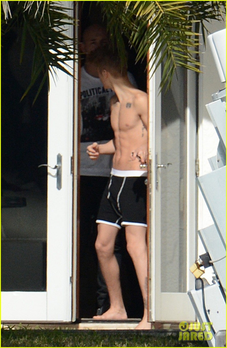 Justin Bieber: Shirtless & Underwear-Clad in Miami!: Photo 527501, Justin  Bieber, Shirtless Pictures