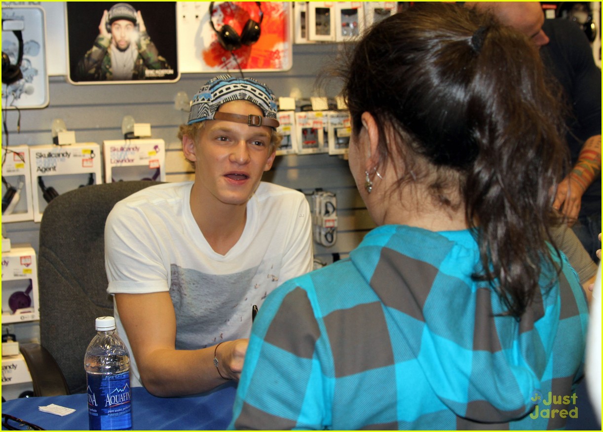 cody simpson in store signing 09