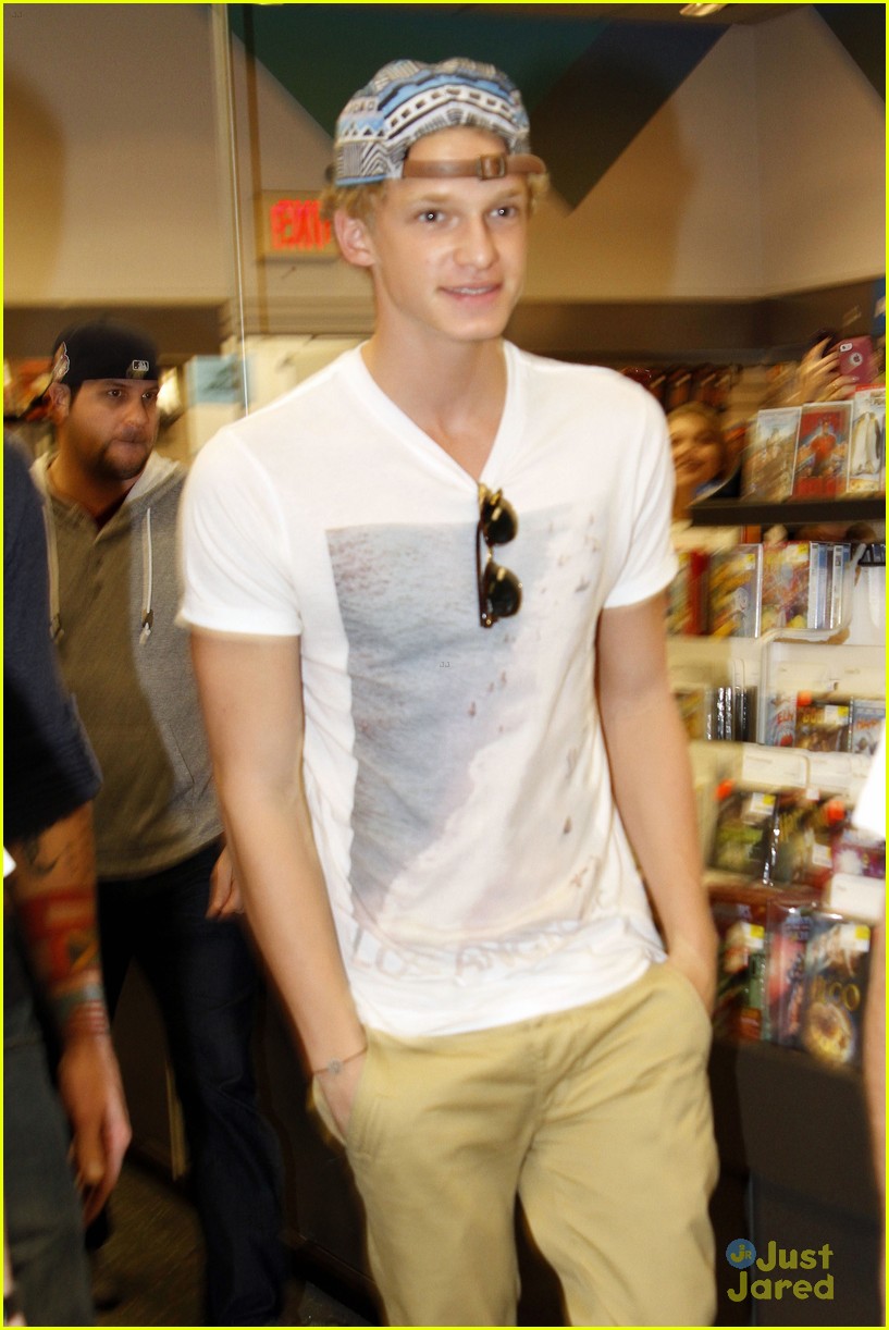 cody simpson in store signing 10
