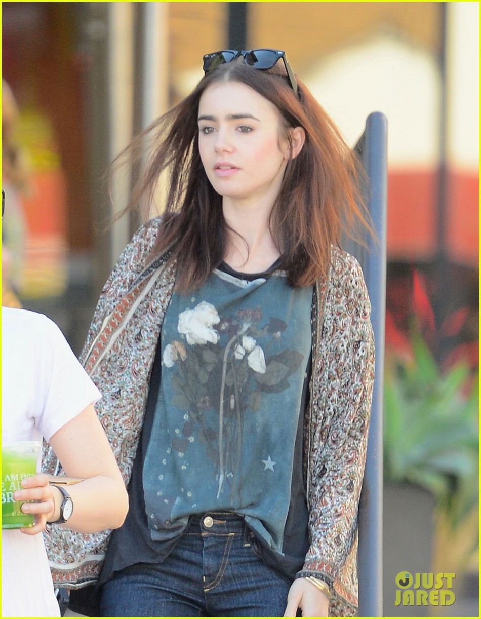 lily collins vegan lunch lady 03