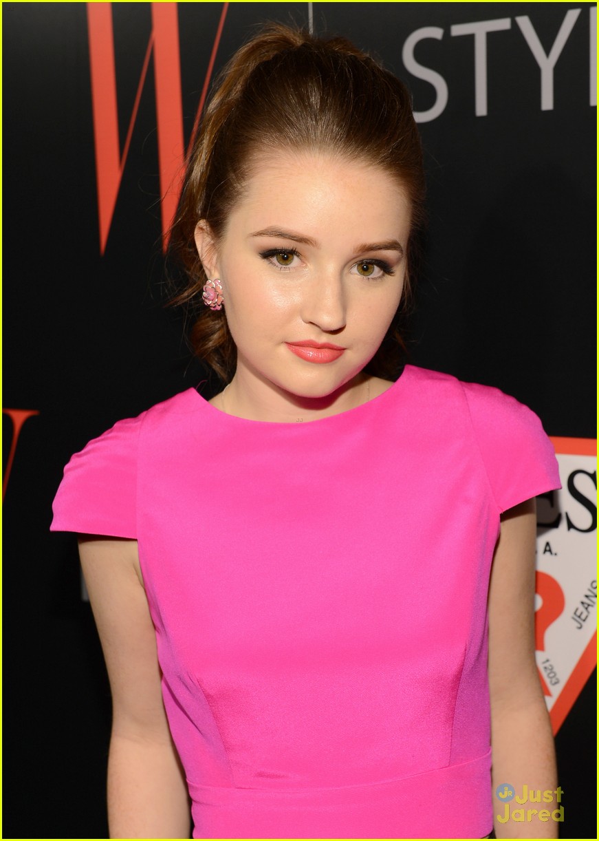 kaitlyn dever w mag party 08