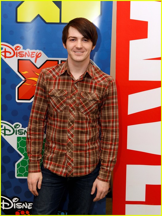 drake bell read with marvel 10