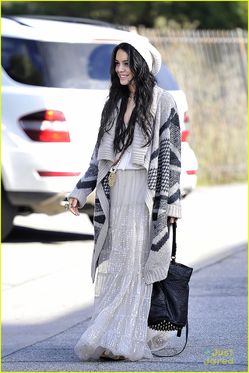 vanessa hudgens lets have an amazing 2013 04