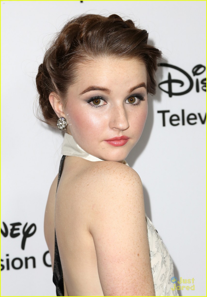 kaitlyn dever allie gonino allie grant abc tca party 18
