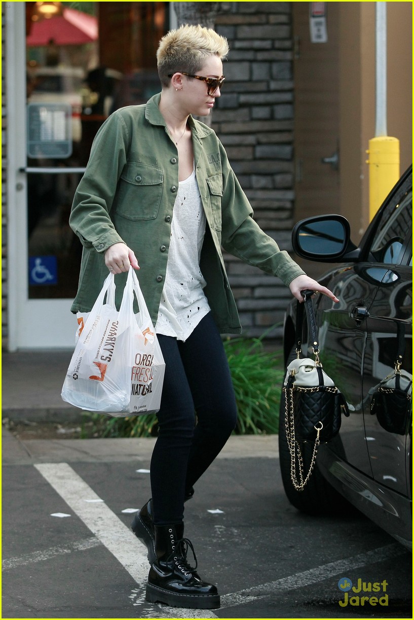 miley cyrus sharkys take out 07