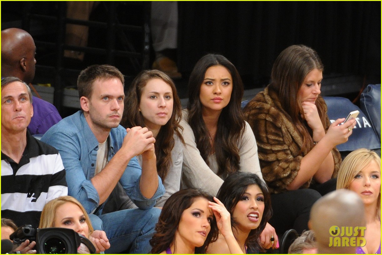 shay mitchell troian bellisario lakers game girls 08