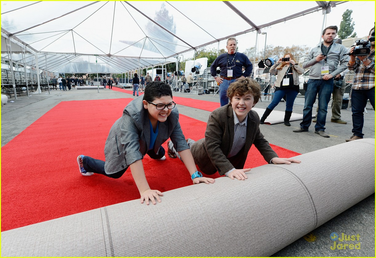 rico rodriguez nolan gould red carpet roll out sag 01