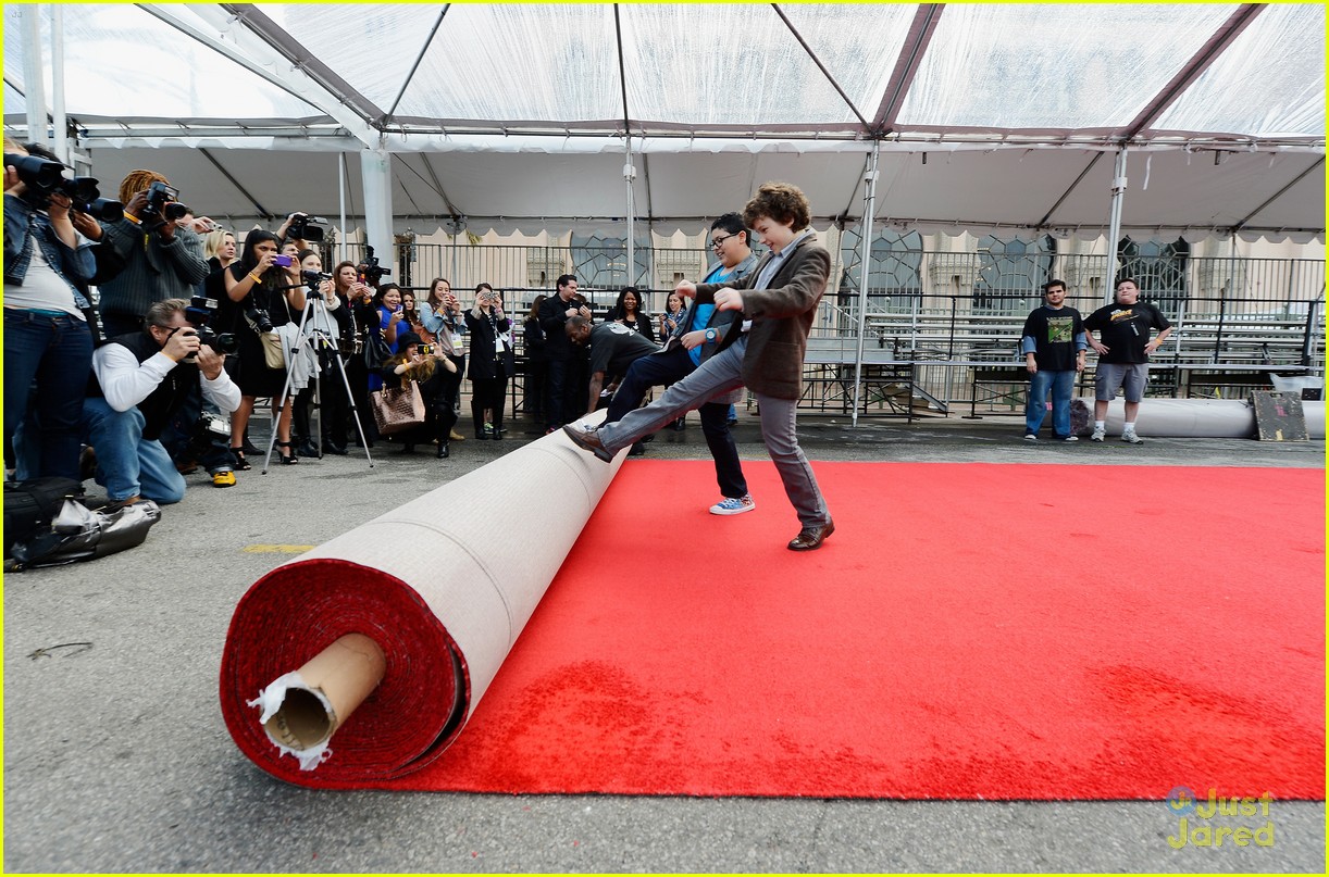 rico rodriguez nolan gould red carpet roll out sag 07