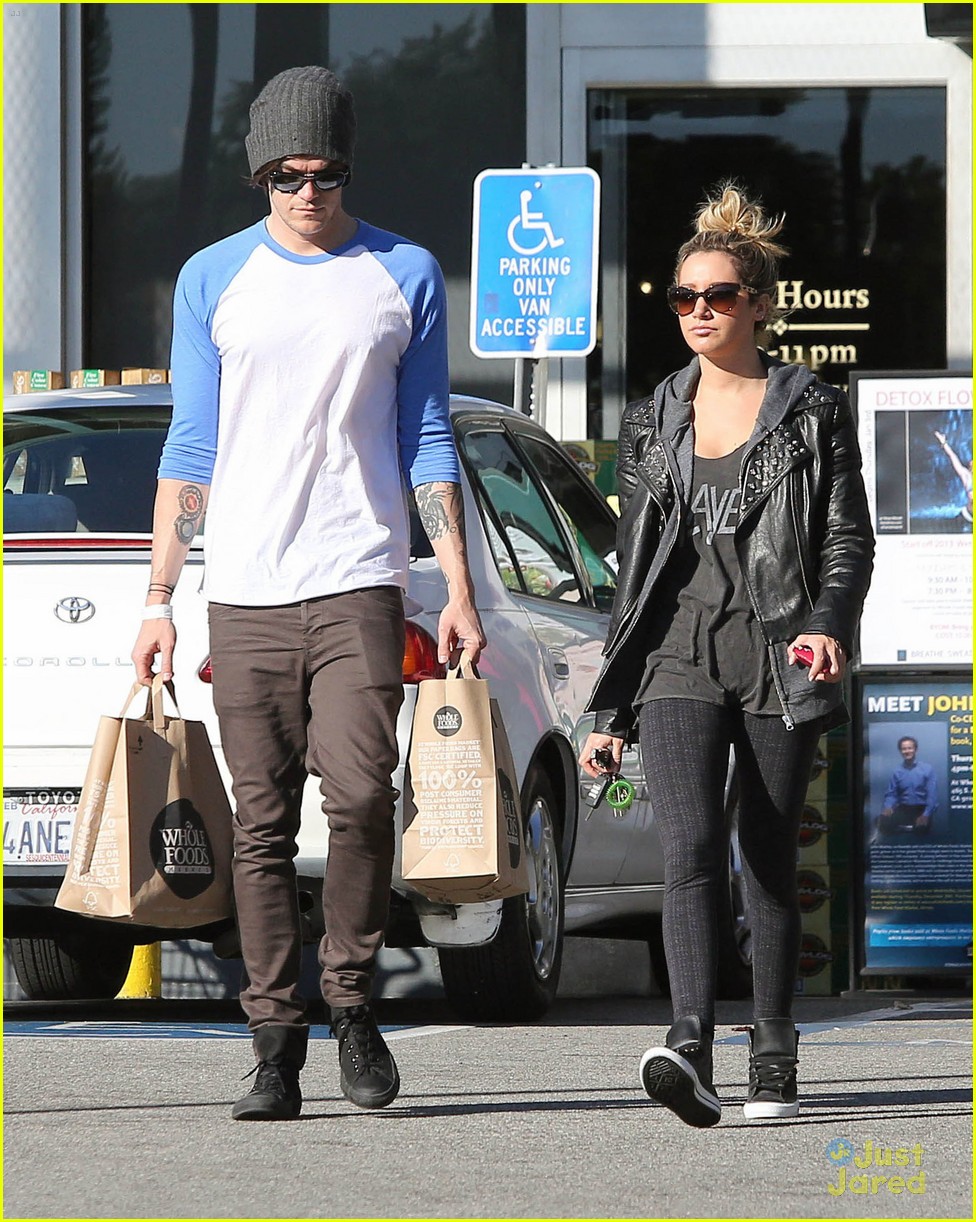 ashley tisdale chris french whole foods 06
