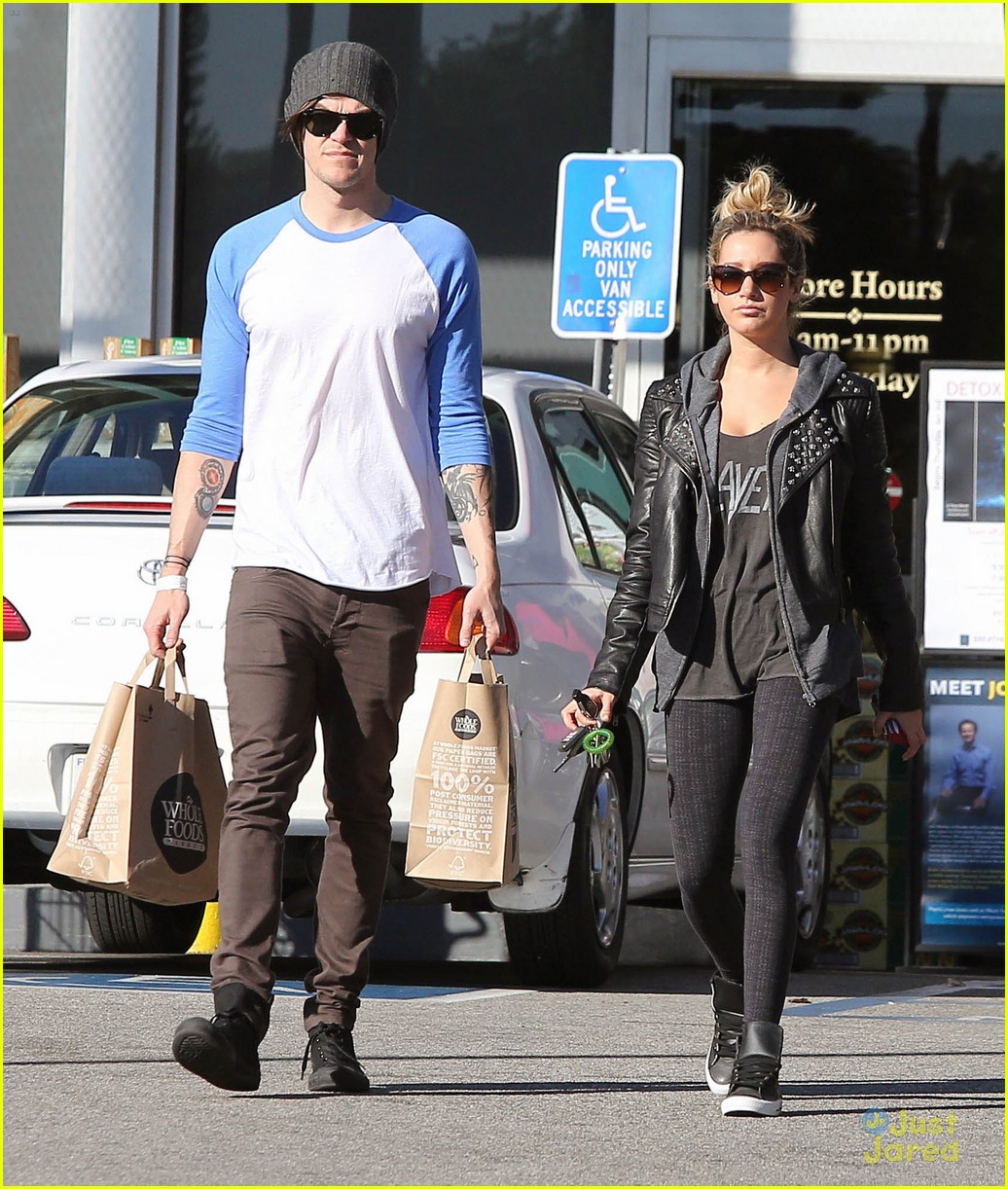 ashley tisdale chris french whole foods 10