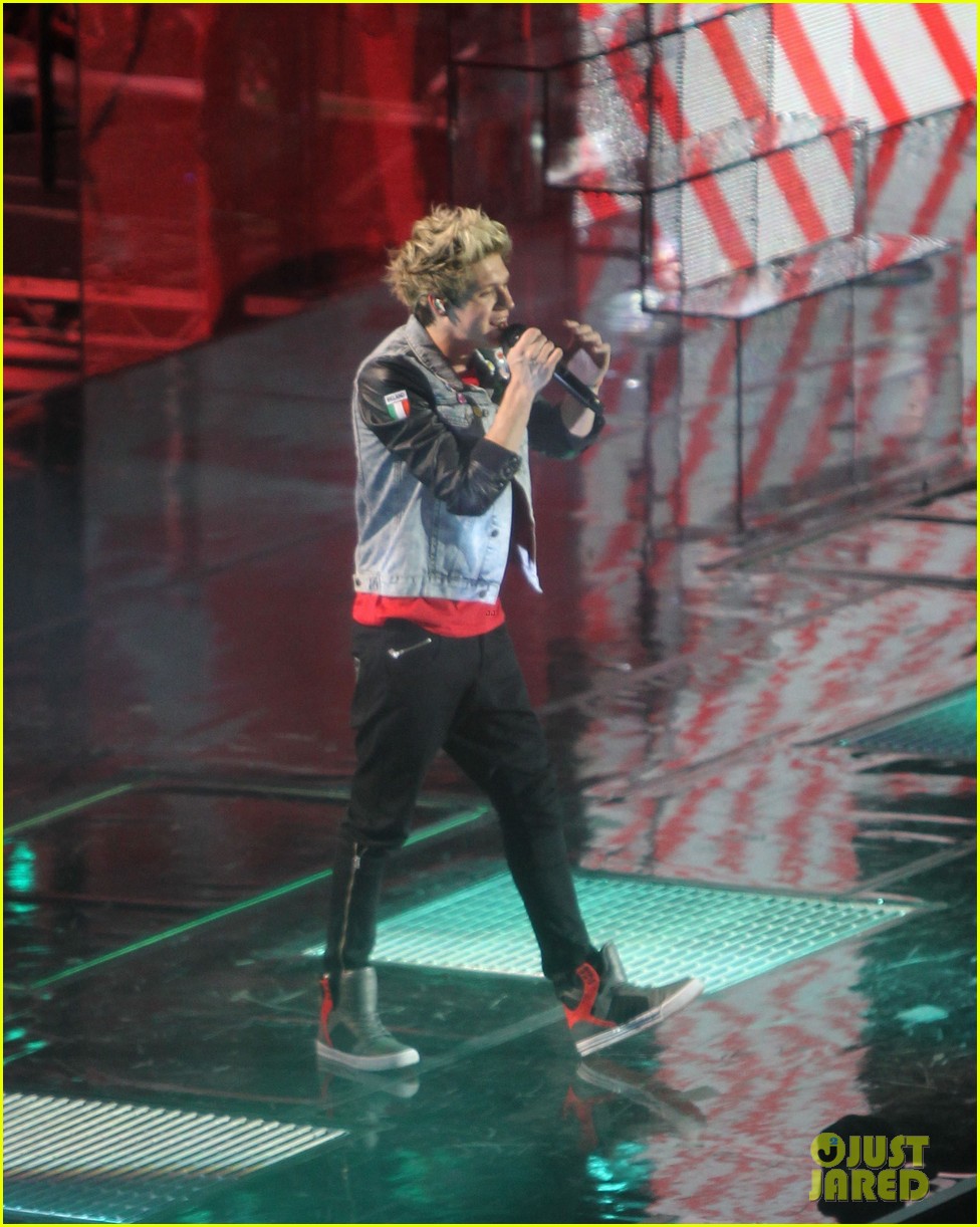 one direction o2 arena performance 04