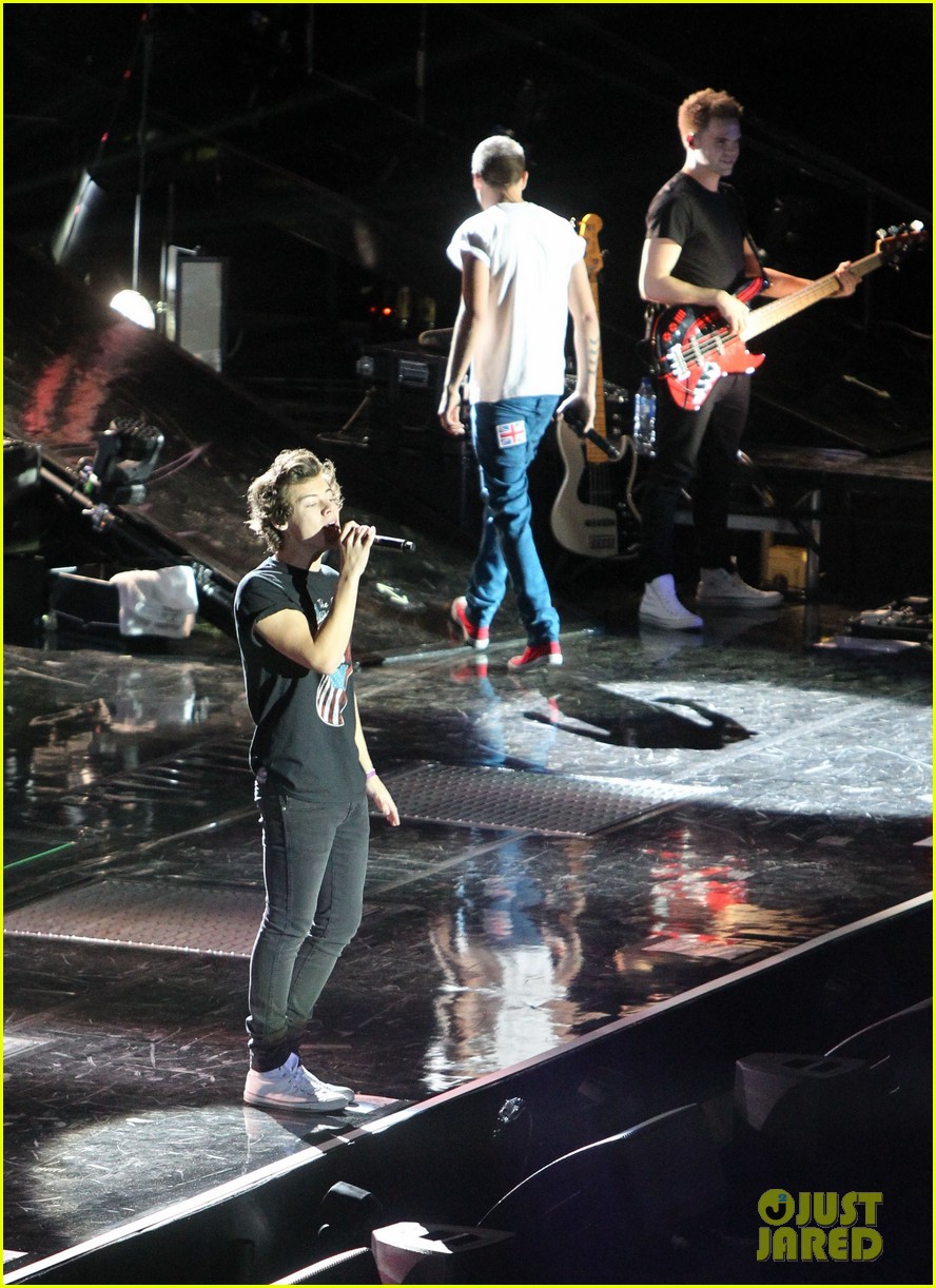one direction o2 arena performance 14