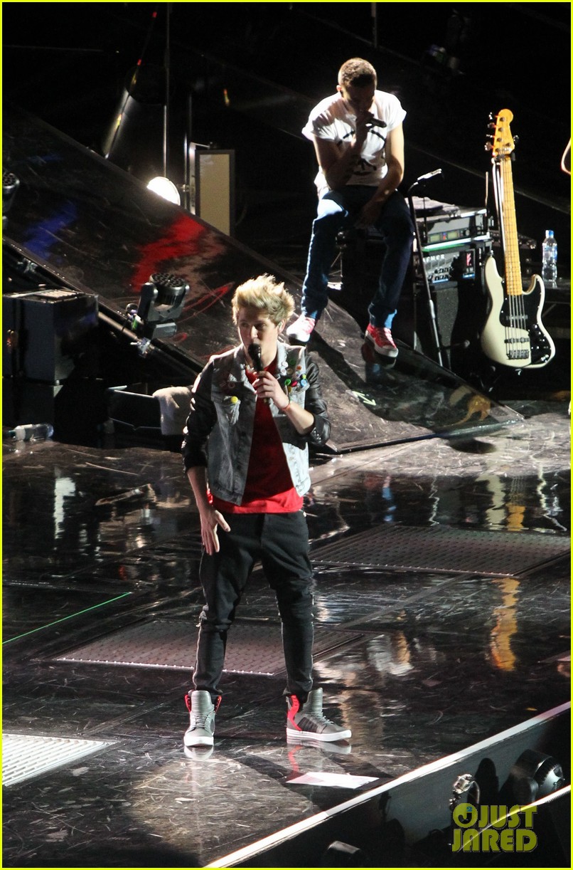 one direction o2 arena performance 15