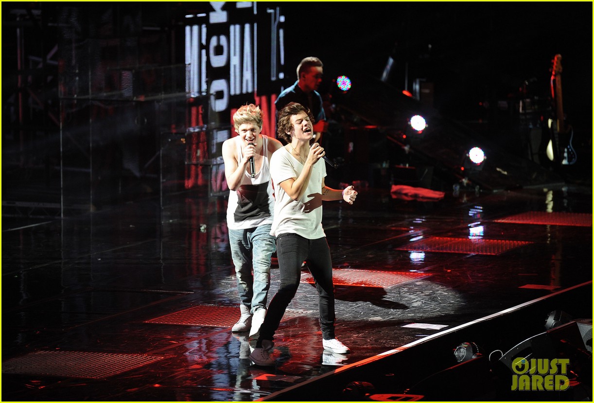 one direction o2 arena performance 30