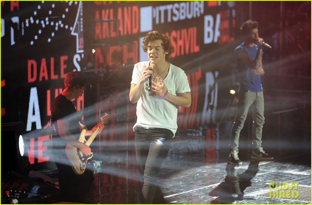 one direction o2 arena performance 49