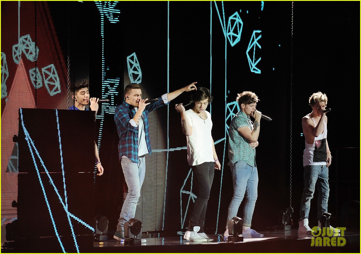 one direction o2 arena performance 50