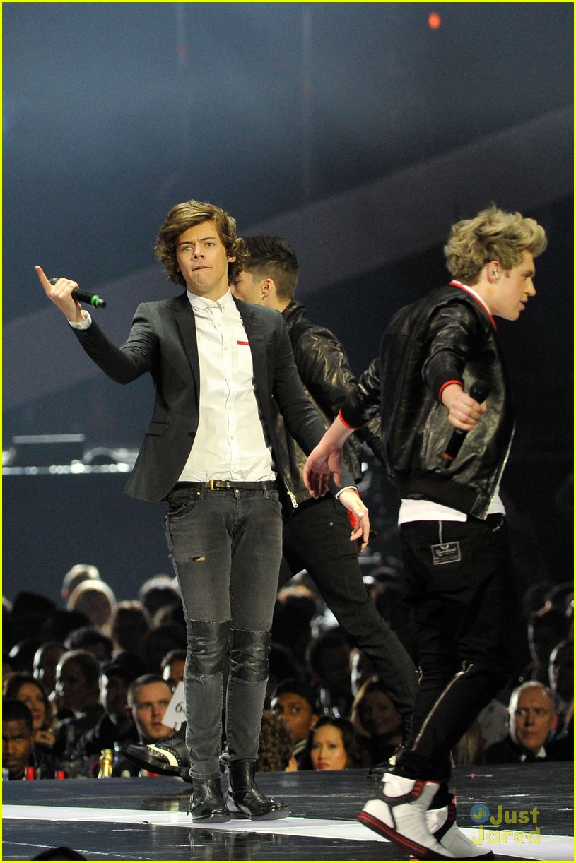 one direction brit awards performance 04