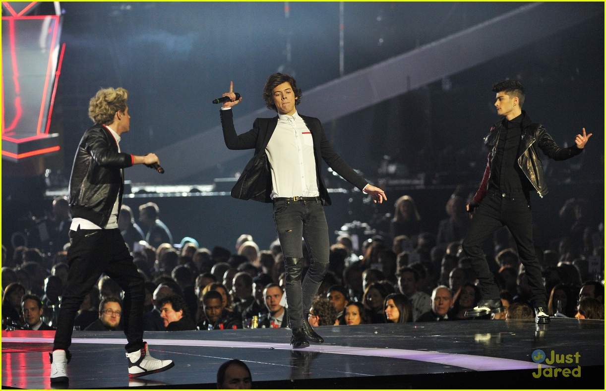 one direction brit awards performance 11