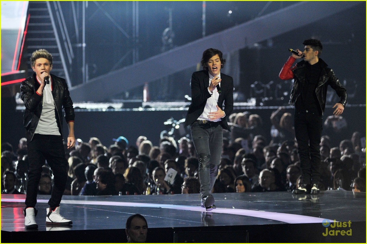 one direction brit awards performance 15