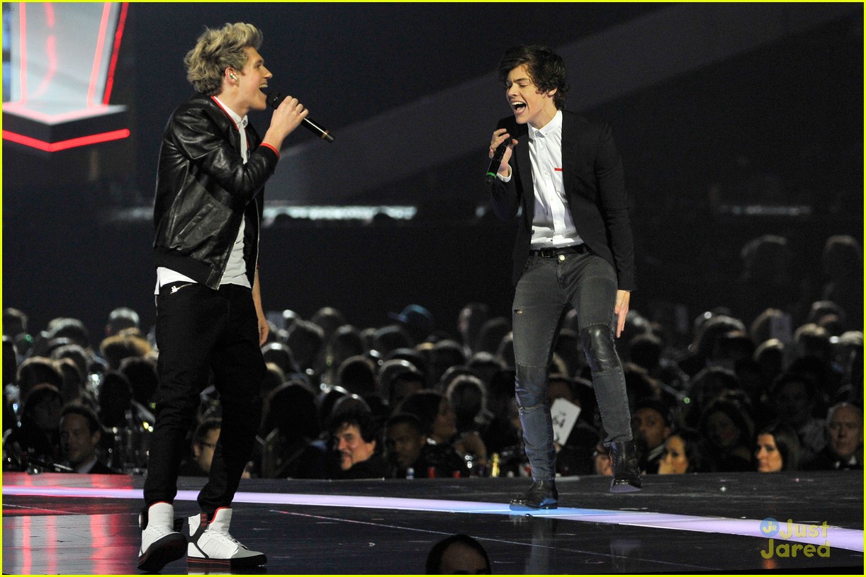 one direction brit awards performance 19