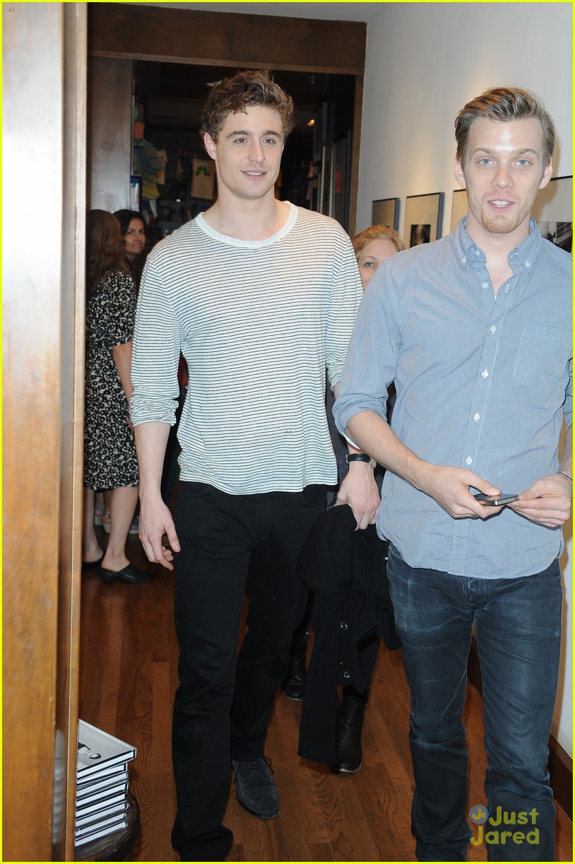 jake abel max irons the host book signing with stephanie meyer 05