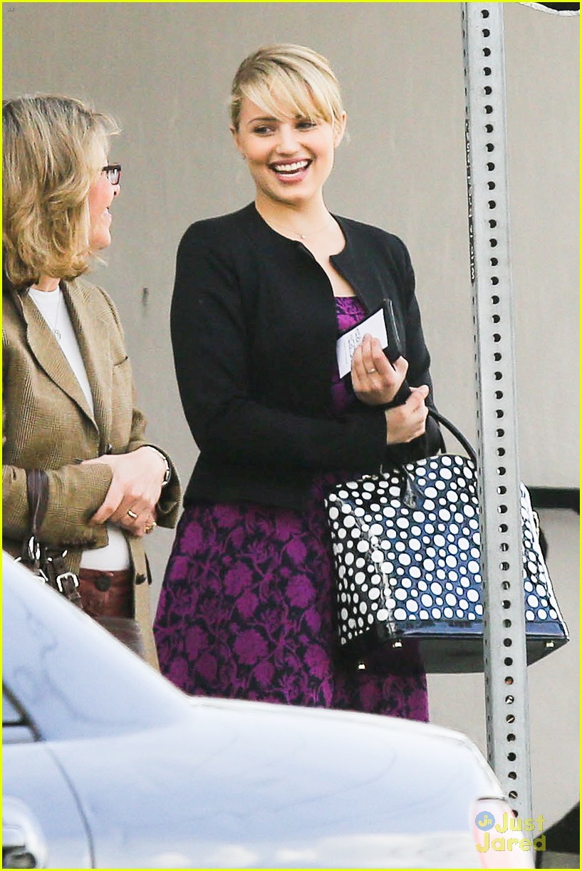 dianna agron fig olive lunch with friends 02